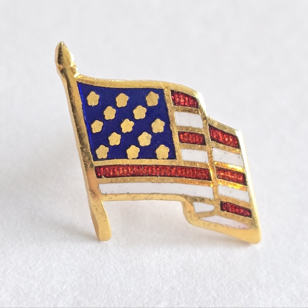 Vintage USA flag lapel pin enamel brooch patriotic